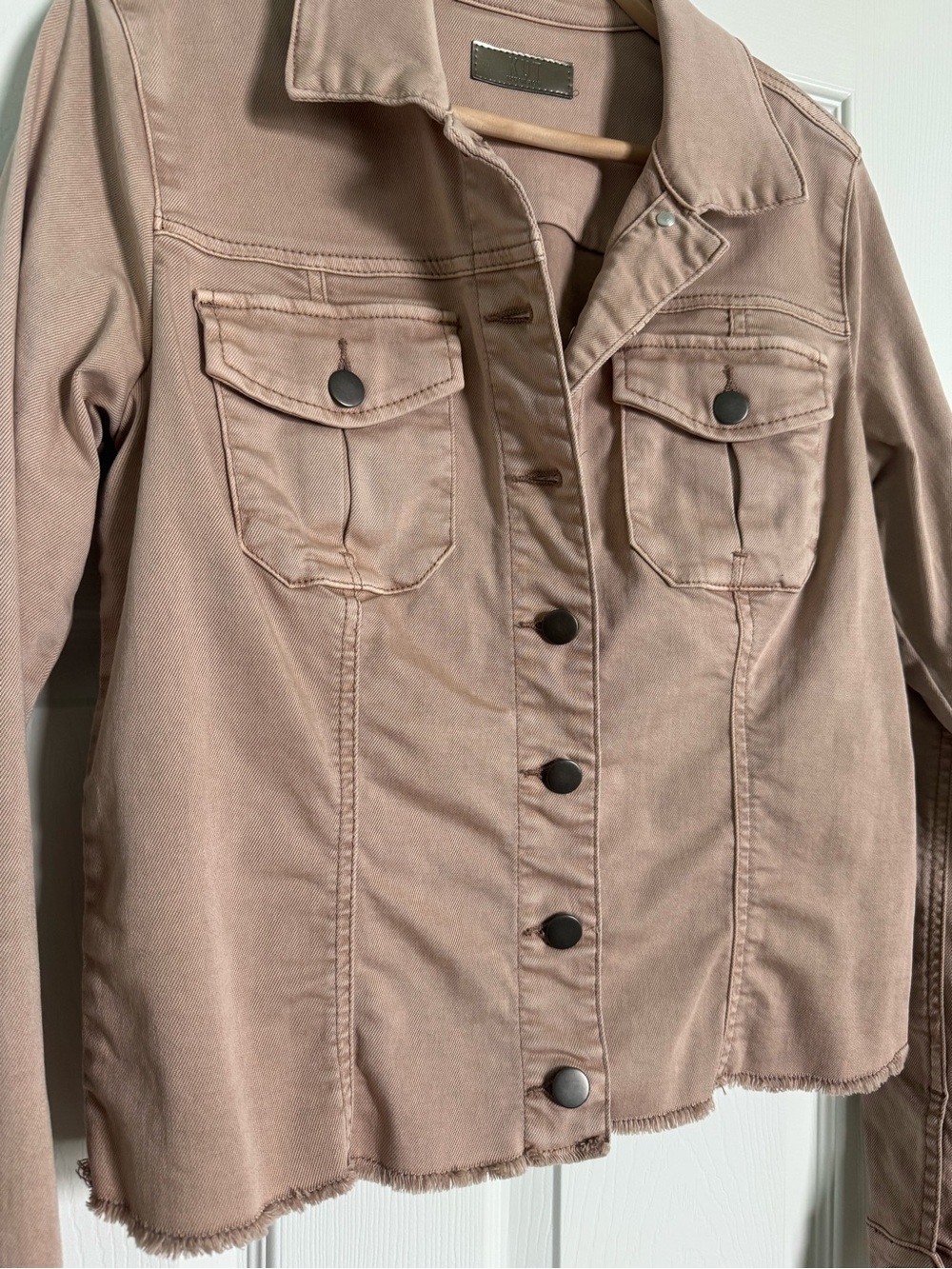 Like-New Kut from the Kloth Kara Denim Jacket Large Dusty Pink Frayed Hem | L - Picture 4 of 11